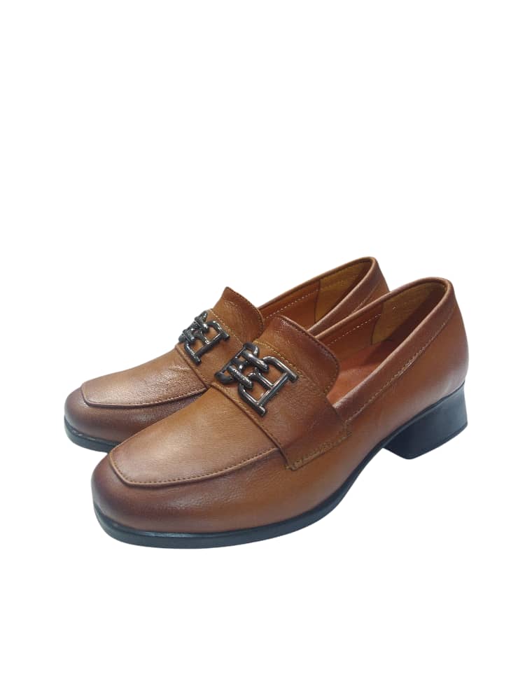 کفش پاشنه دار تمام چرم زنانه مدل سفیر مشکی و عسلی