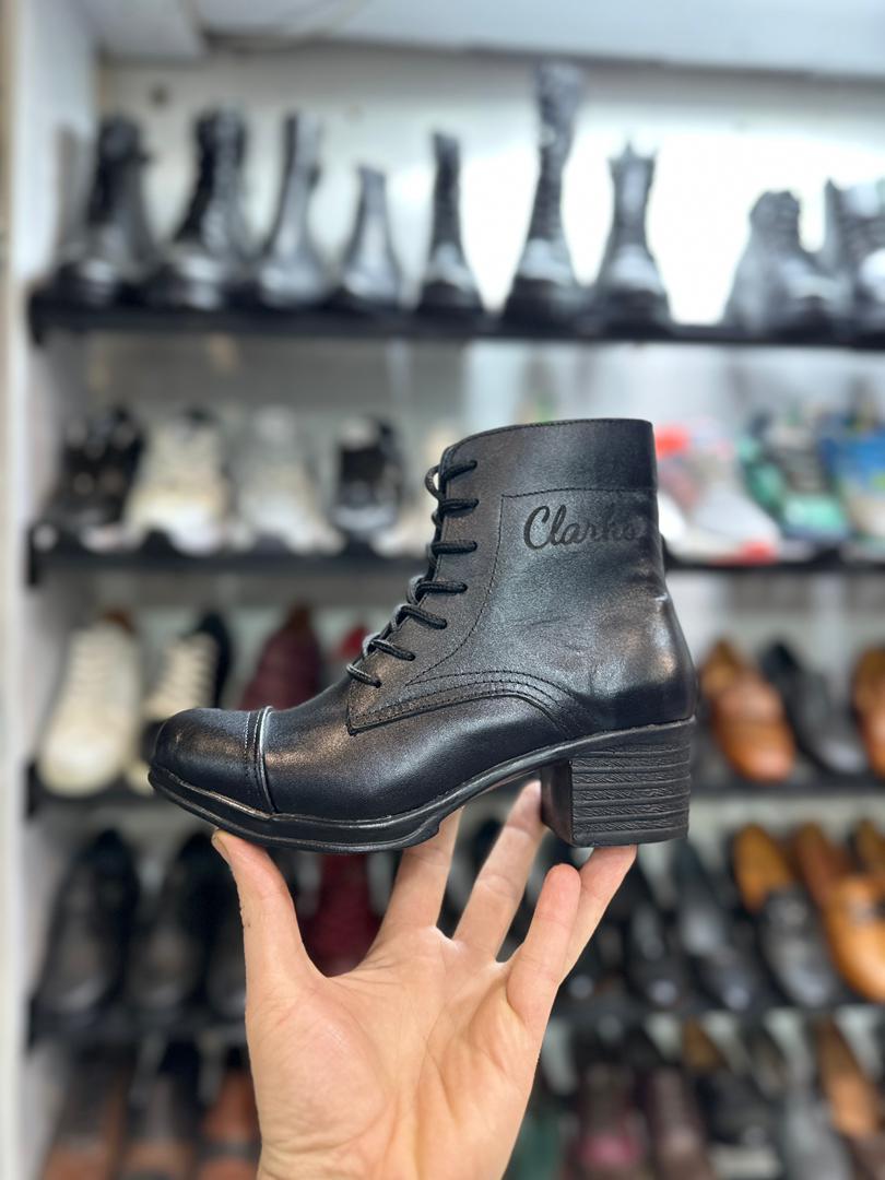 نیم بوت پاشنه دار تمام چرم طبیعی(تبریز)